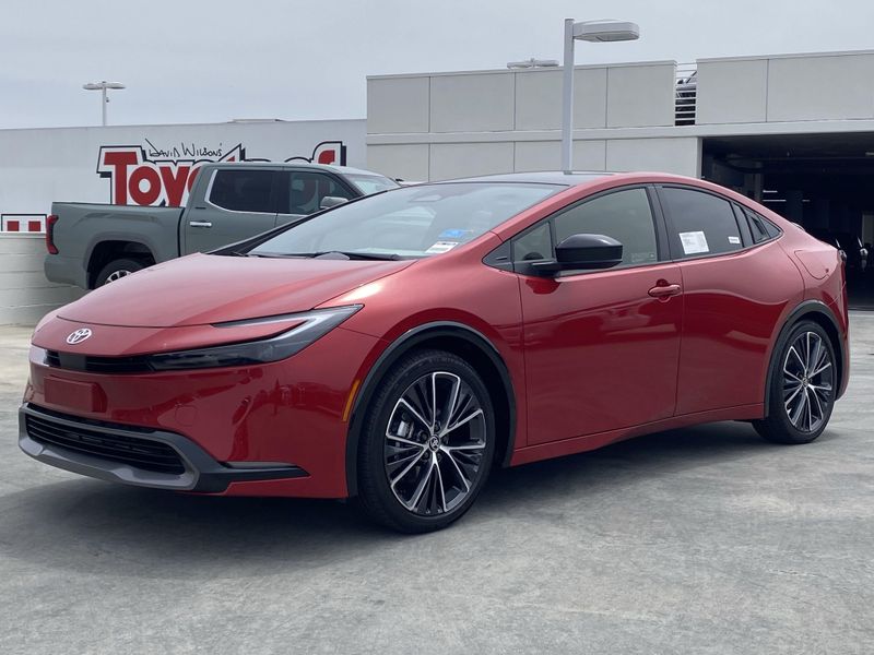 2025 Toyota Prius XLEImage 6