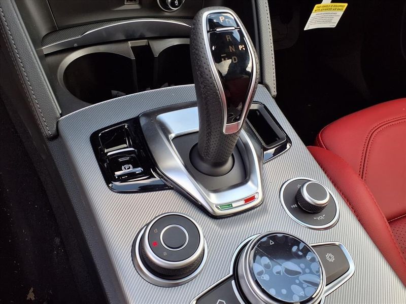 New 2026 Alfa Romeo Stelvio AwdImage 22