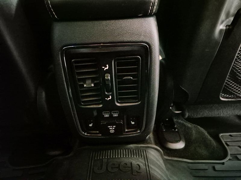 Used 2015 Jeep Grand Cherokee LimitedImage 9