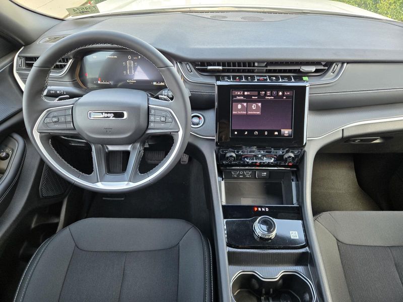 New 2026 Jeep Grand Cherokee Laredo X 4x2