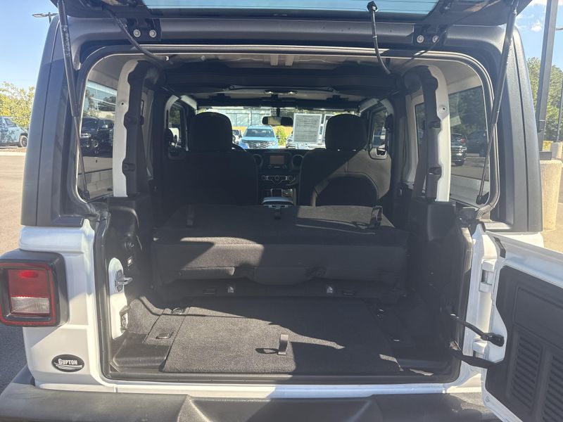Used 2019 Jeep Wrangler SportImage 17