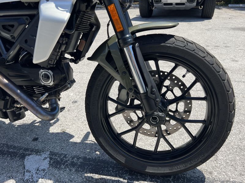 2023 Ducati Scrambler Icon 