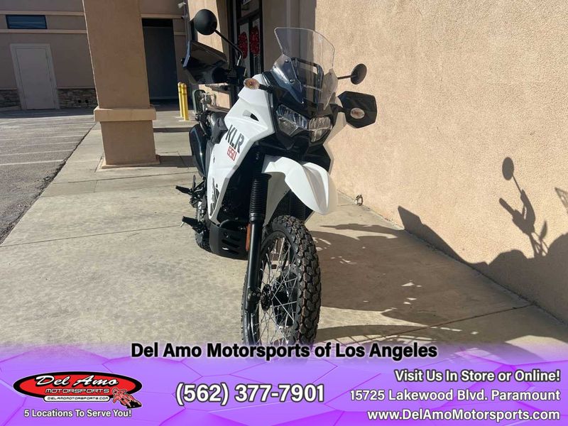 2024 Kawasaki KL650FRFNL-WT1  in a PEARL CRYSTAL WHITE/METALLIC CARBON GRAY exterior color. Del Amo Motorsports of Los Angeles (562) 262-9181 delamomotorsports.com 