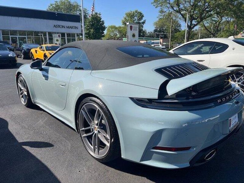 2025 Porsche 911 Cabriolet photo 3