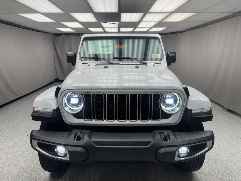 2024 Jeep Wrangler 4-door SaharaImage 6