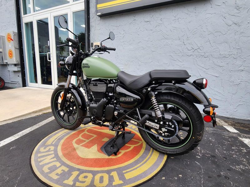 New 2024 Royal Enfield METEOR 350 Image 6