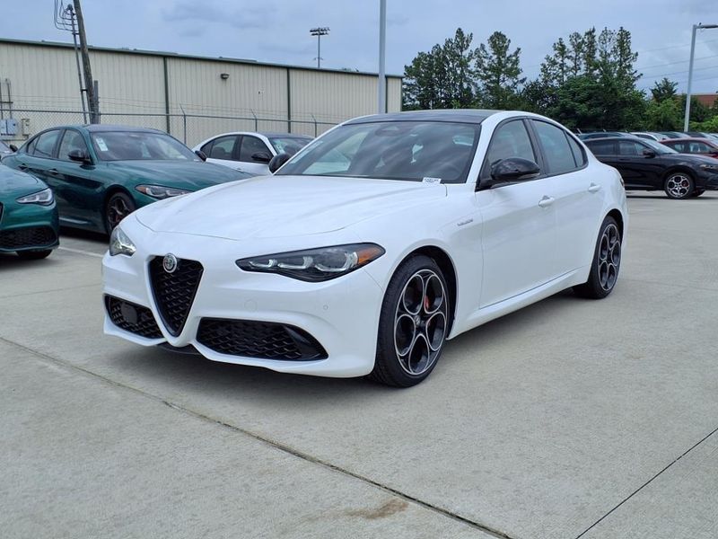 2025 Alfa Romeo Giulia SPRINT photo 3