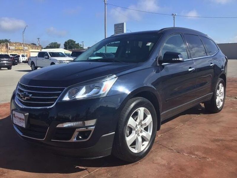 2017 Chevrolet Traverse LTImage 1