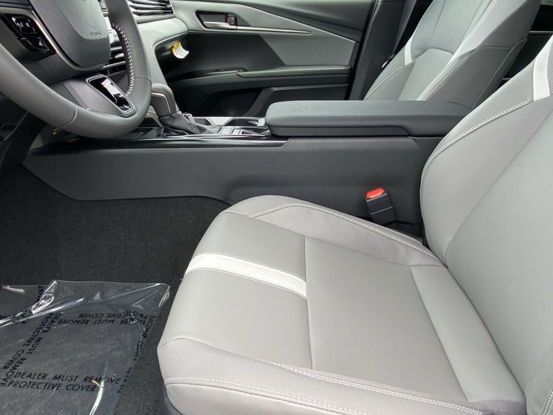 2025 Toyota Camry SEImage 14