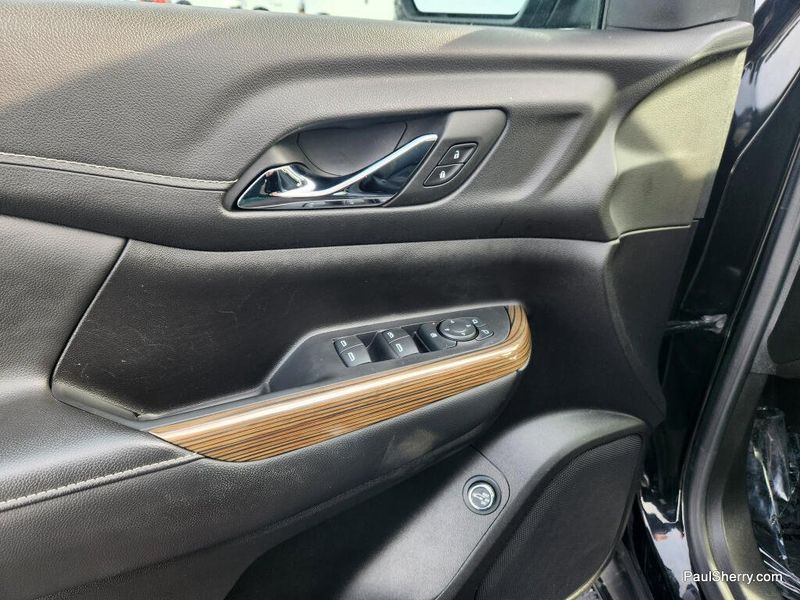 Used 2023 GMC Acadia SLE