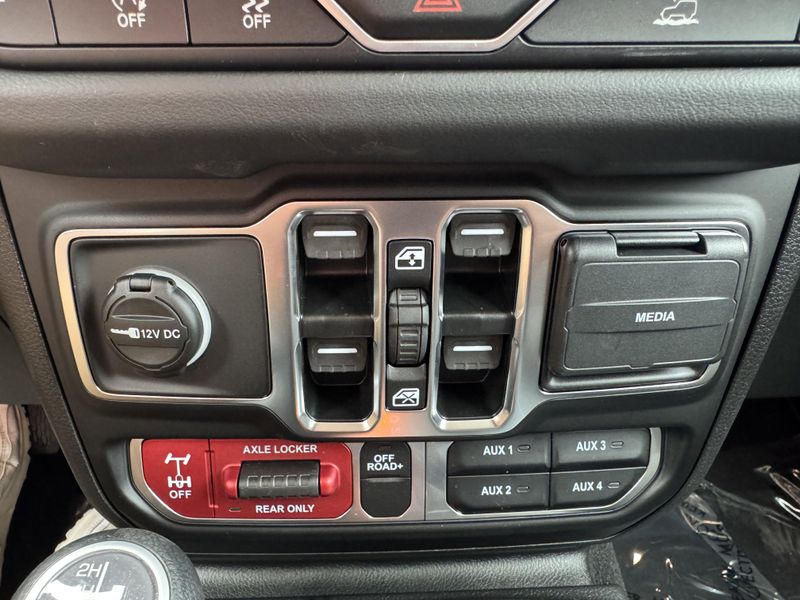 New 2025 Jeep Gladiator MojaveImage 22