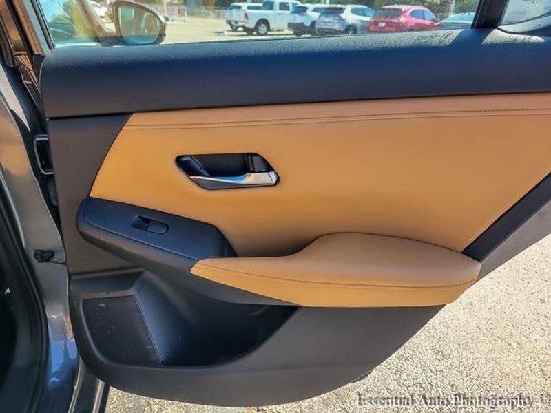 2020 Nissan Sentra SV photo 16