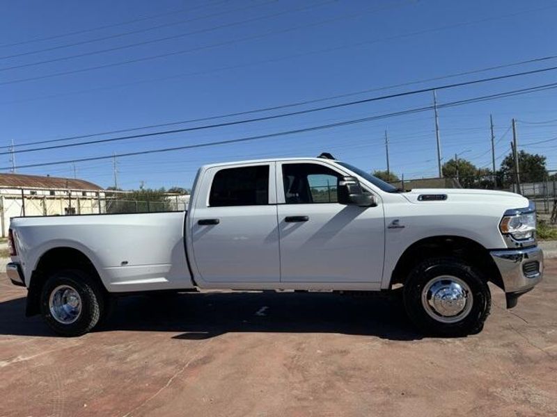 2024 RAM 3500 Tradesman Crew Cab 4x4 8