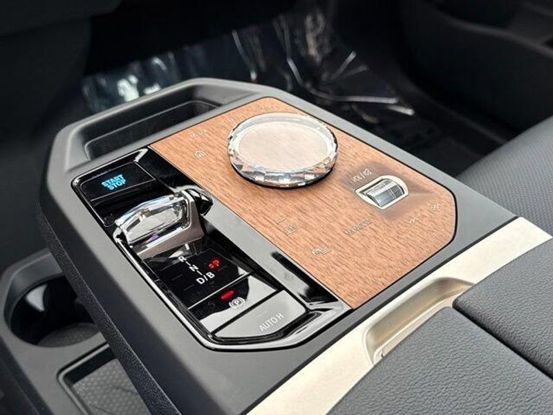 Used 2026 BMW iX xDrive60Image 28