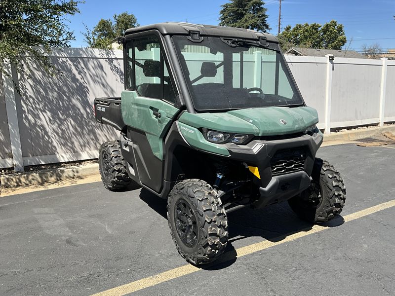 New 2026 Can-Am DEFENDER DPS CAB 65 HD9 Image 3