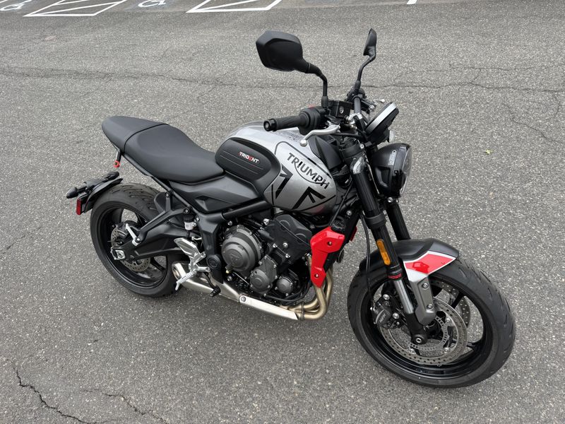 2024 Triumph Trident 660 Silver Ice 