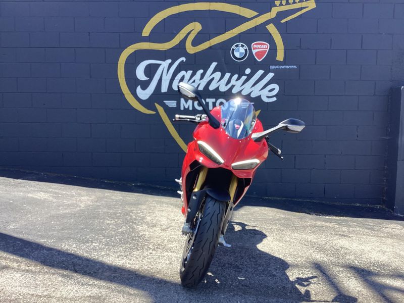 New 2027 Ducati PANIGALE V2S 
