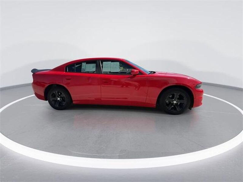 2022 Dodge Charger SXTImage 9