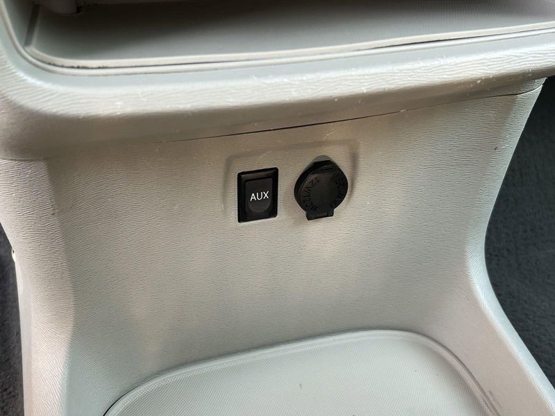 2011 Toyota Sienna BaseImage 26