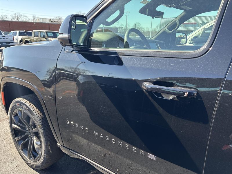 2026 Jeep Grand Wagoneer Summit Obsidian 4x4Image 19