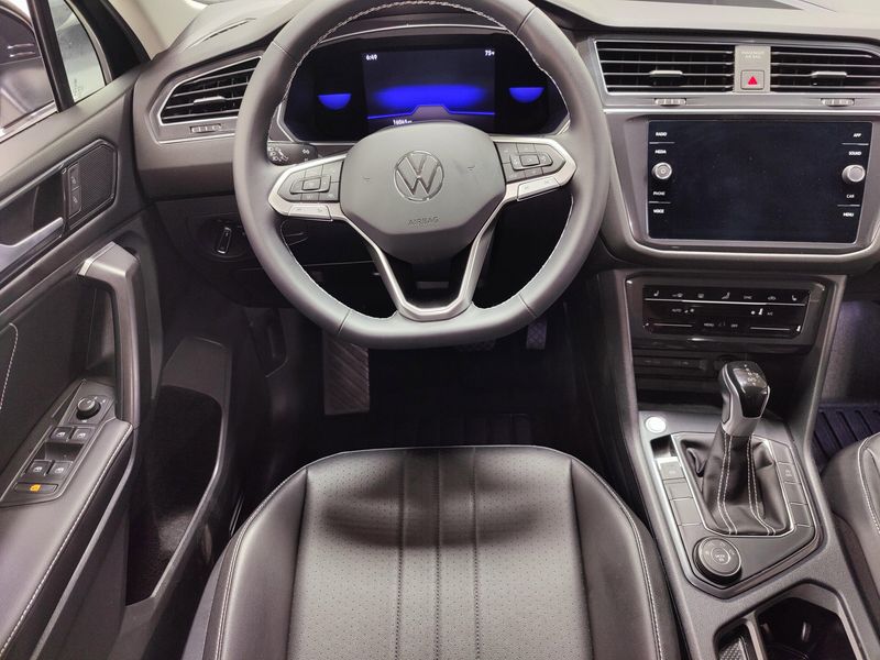 Used 2022 Volkswagen Tiguan SE 4-Motion AWDImage 14
