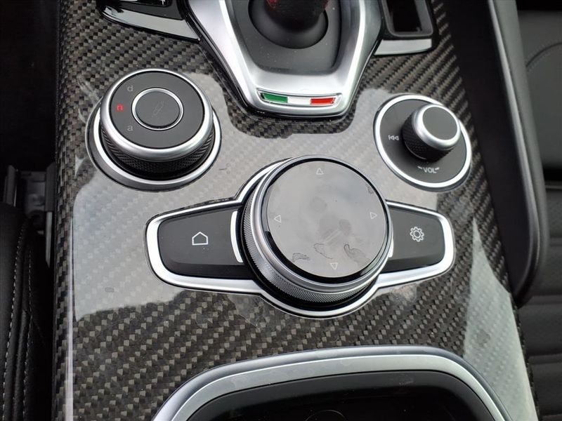Used 2023 Alfa Romeo Giulia EstremaImage 24
