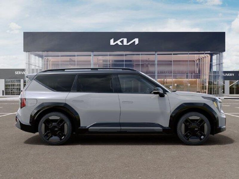 New 2026 Kia EV9 GT-LineImage 8
