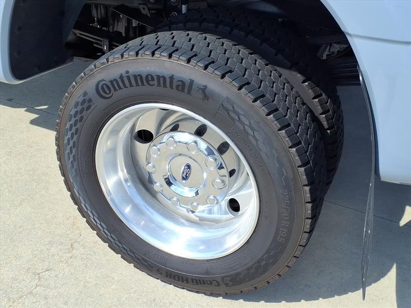 Used 2025 Ford F-450SD PlatinumImage 15