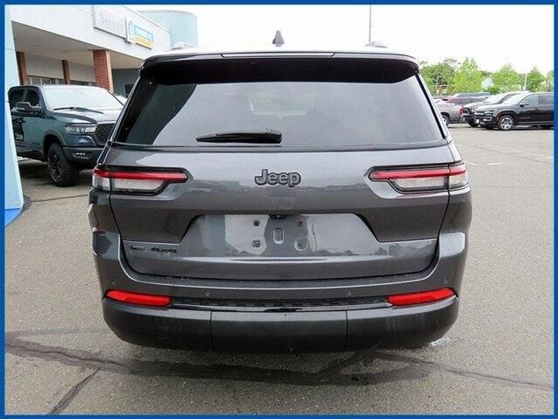 2022 Jeep Grand Cherokee L AltitudeImage 6