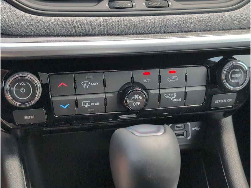 2025 Jeep Compass Latitude 4x4Image 16