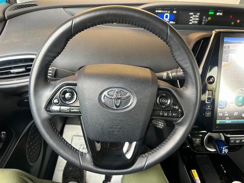 2021 Toyota Prius Prime LEImage 2