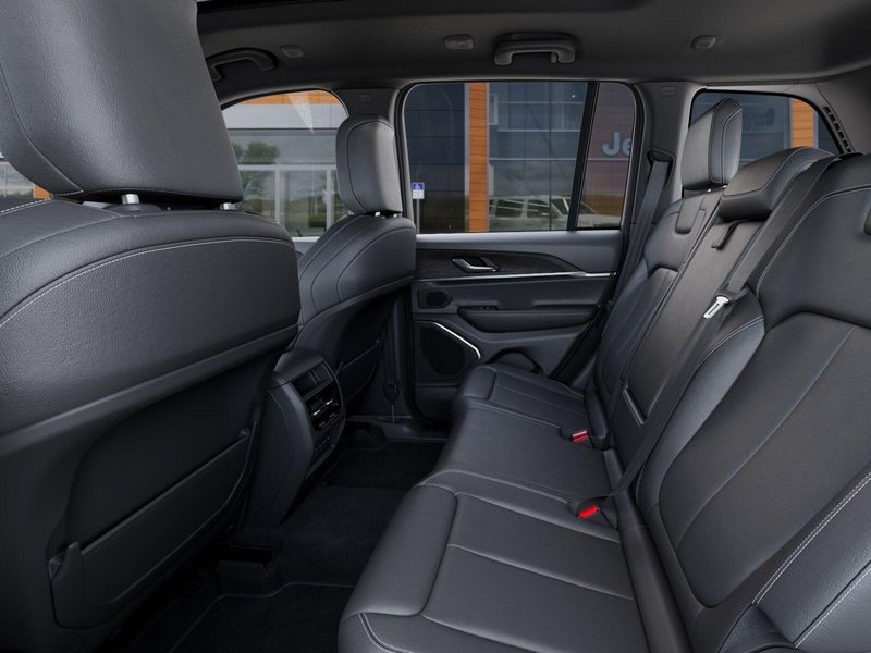 New 2026 Jeep Grand Cherokee Limited 4x4Image 23
