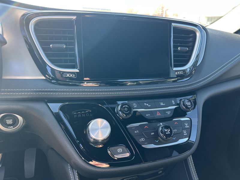 New 2026 Chrysler Pacifica LimitedImage 20