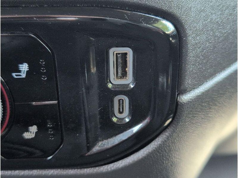 Used 2025 Chevrolet Silverado 1500 LTImage 17