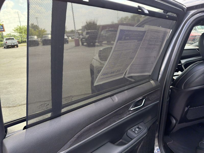 Used 2024 Jeep Grand Cherokee L LimitedImage 25