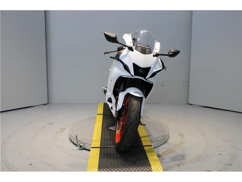 Used 2023 Yamaha YZF-R7 Image 5