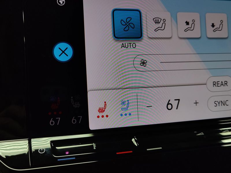 2025 Volkswagen Atlas SE AWD w/Technology PkgImage 25