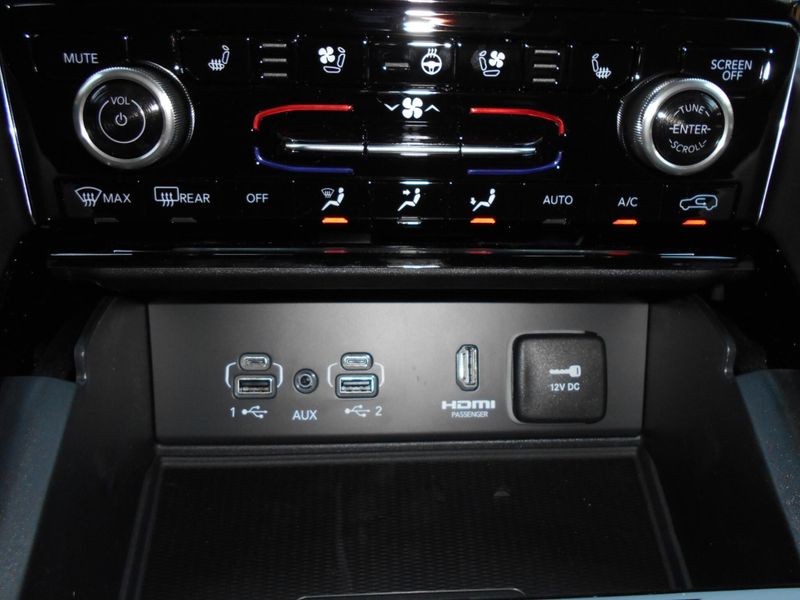 New 2025 Jeep Grand Cherokee Summit Reserve 4x4Image 16