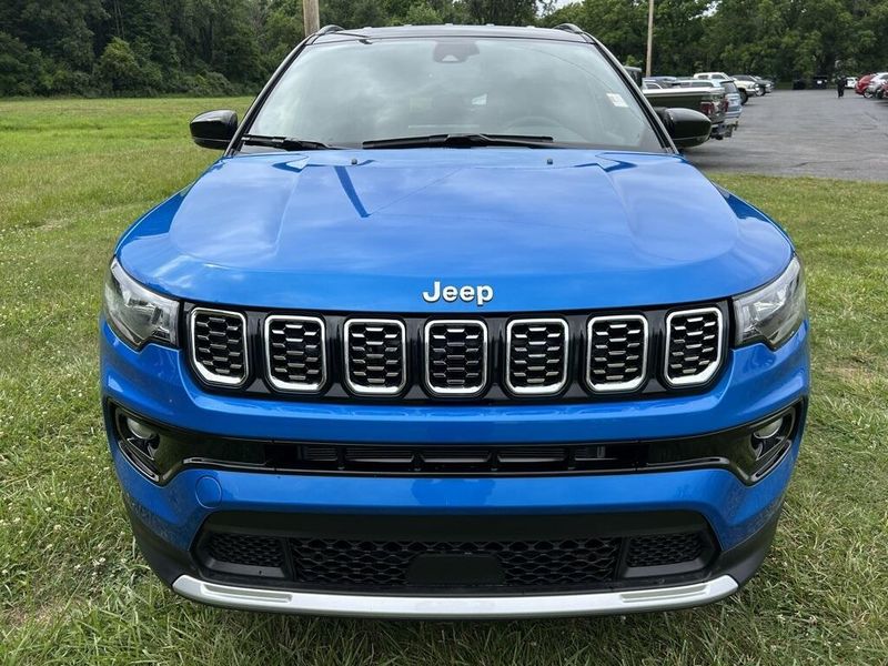 2025 Jeep Compass Limited photo 9