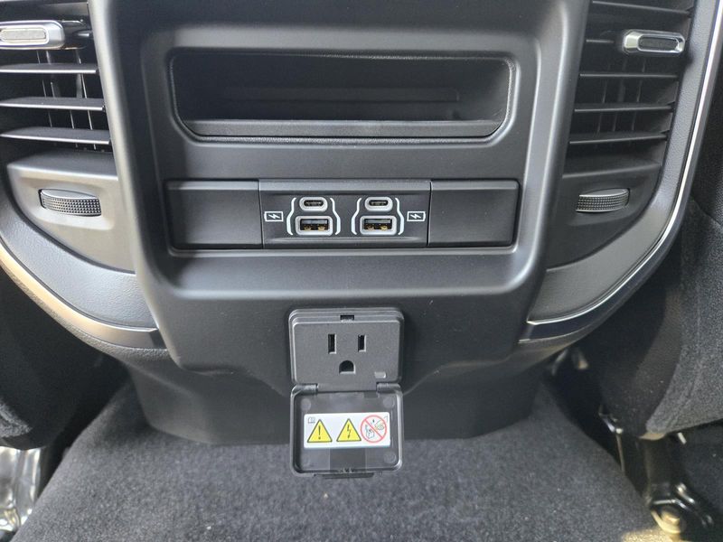 New 2025 RAM 2500 Big Horn Crew Cab 4x4 6'4' Box