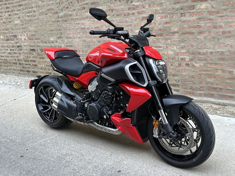 2024 Ducati Diavel V4  Image 3