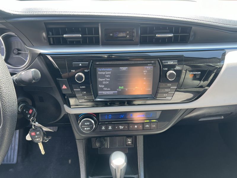 2015 Toyota Corolla LEImage 14