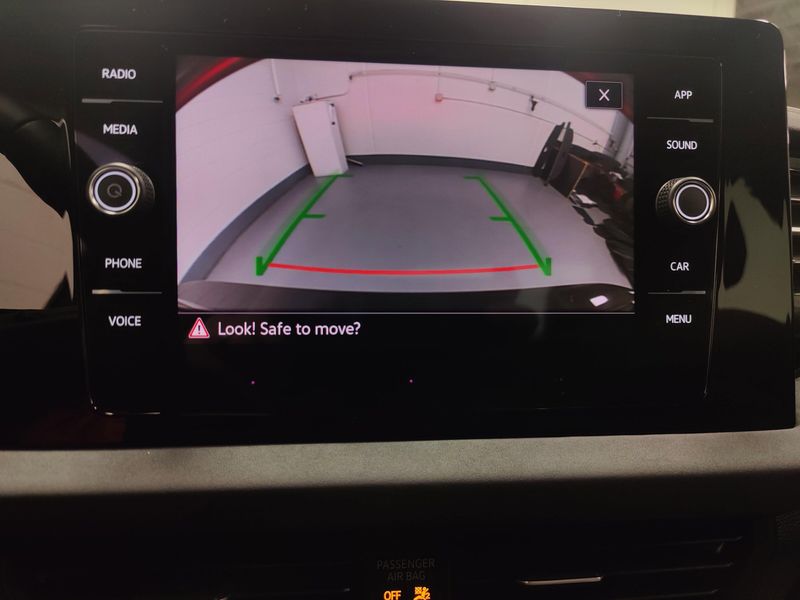 Used 2025 Volkswagen Jetta SE w/SunroofImage 20