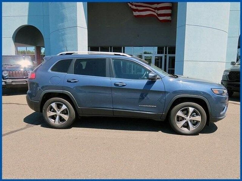 2021 Jeep Cherokee LimitedImage 2