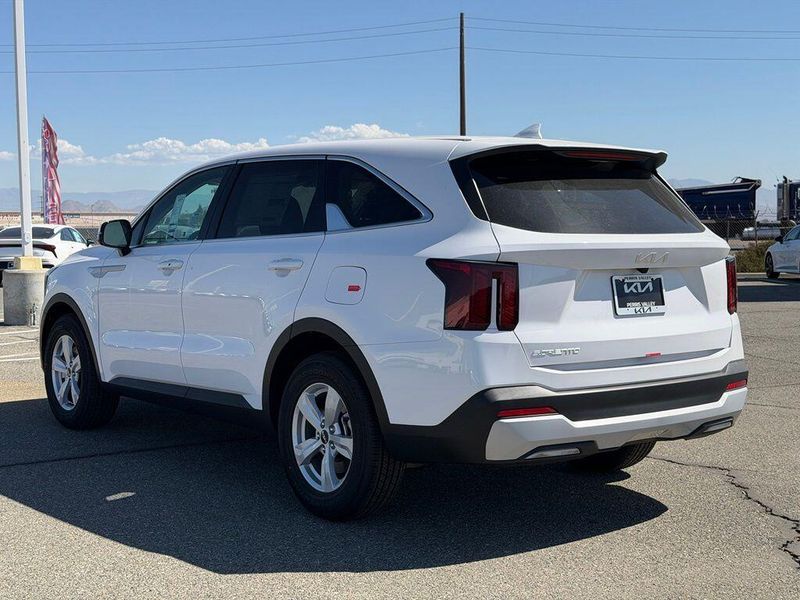 New 2026 Kia Sorento LXImage 5