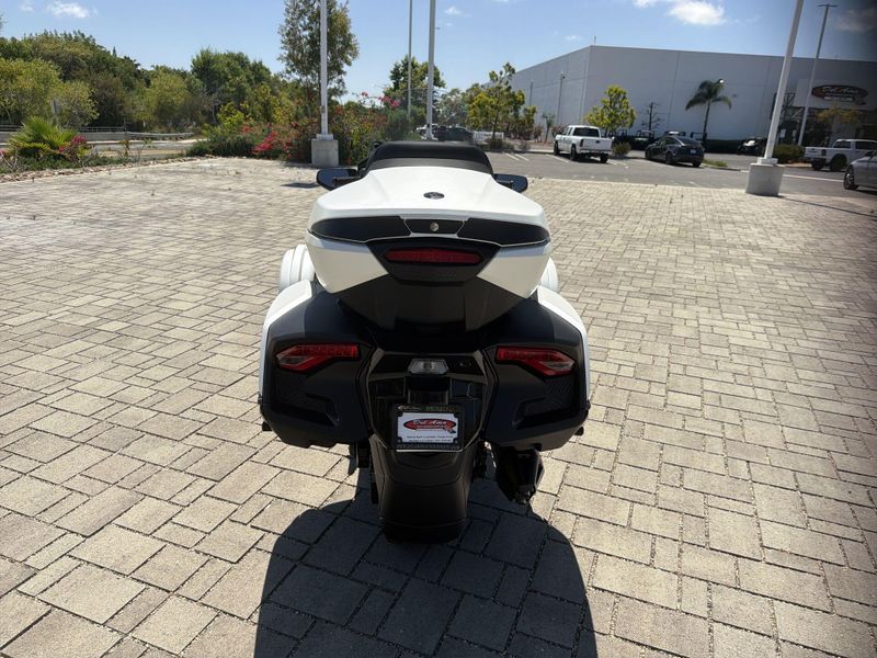 New 2026 Can-Am SPYDER RT SEA-TO-SKY (SE6) Image 16