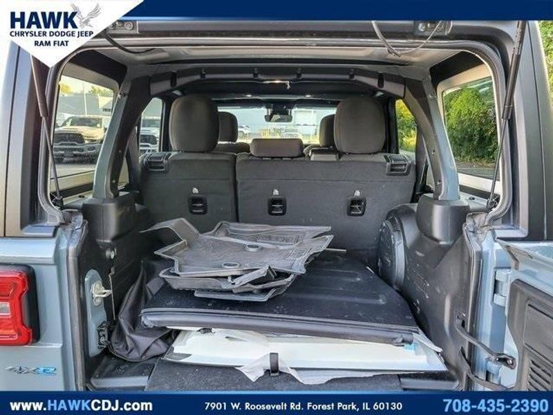 2024 Jeep Wrangler Rubicon 4xe photo 24