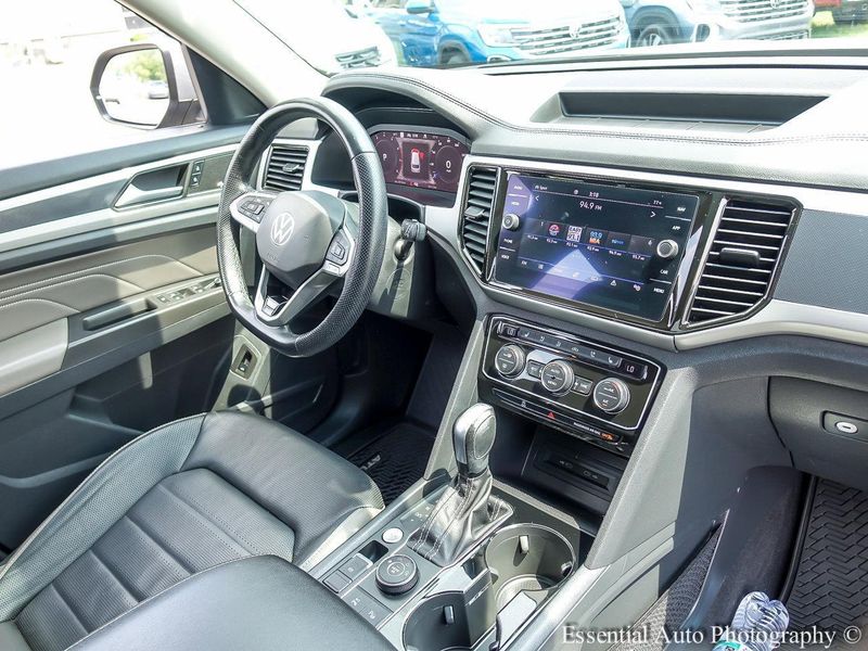 2022 Volkswagen Atlas V6 SEL Premium R-Line photo 25