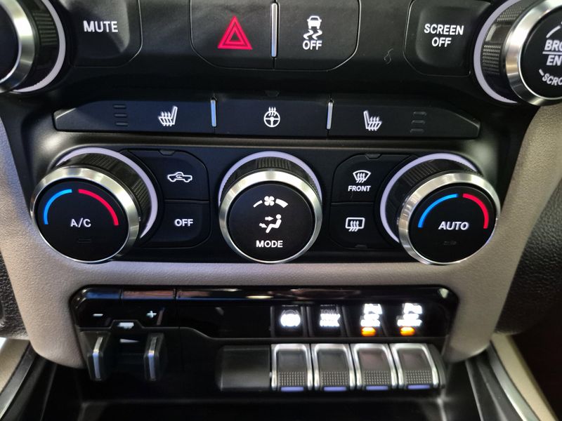 2021 RAM 2500 LaramieImage 38