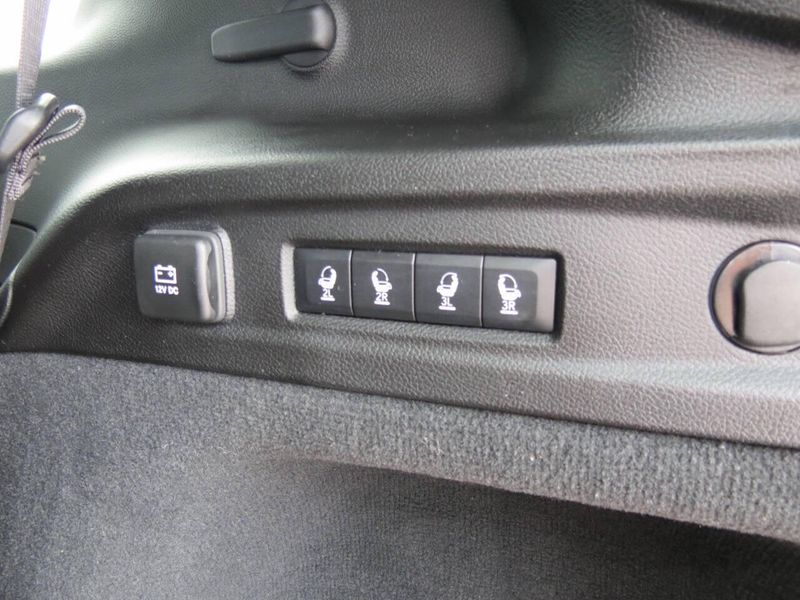 Used 2025 Jeep Grand Cherokee L Overland 4x4 4dr SUVImage 31